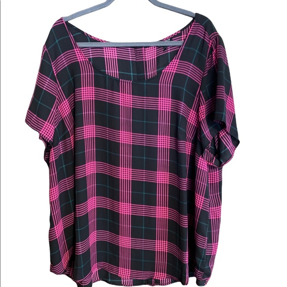 torrid Tops - Women’s Torrid  size 3X, 22-24 blouse. Buttons down the back.  Purple and black.